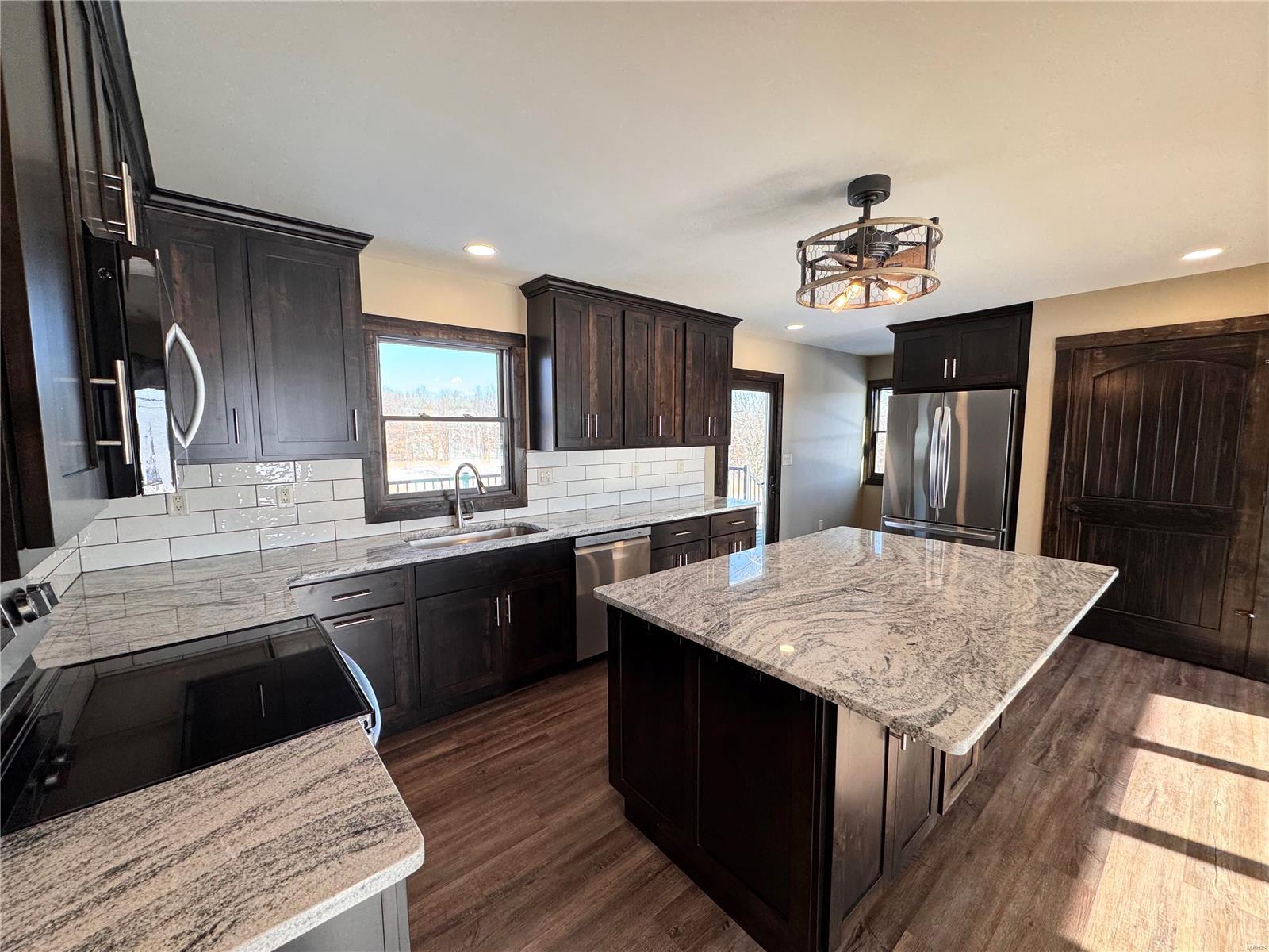 34688 Mo-d Property Photo 10