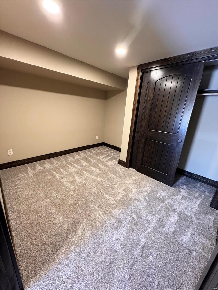 34688 Mo-d Property Photo 37