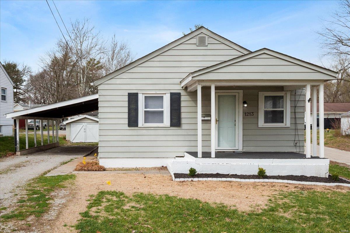 1213 Kinsella Avenue Property Photo 1