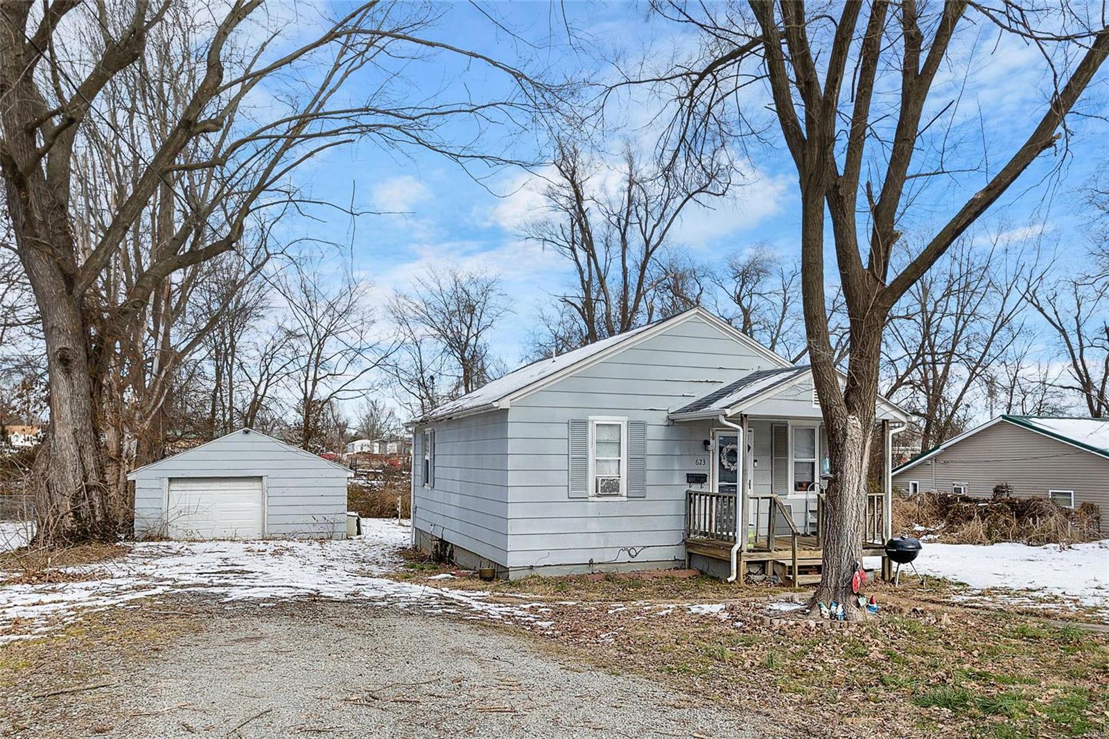 623 Quarry Street Property Photo 28