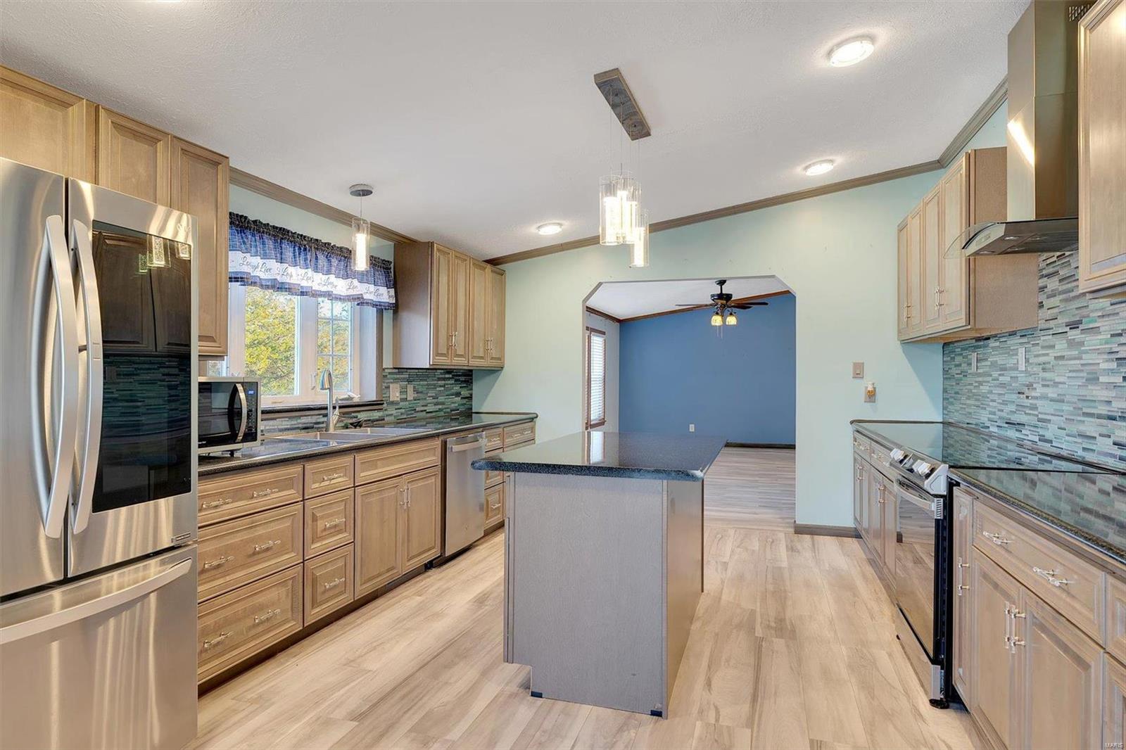 3808 E Point Drive Property Photo 6