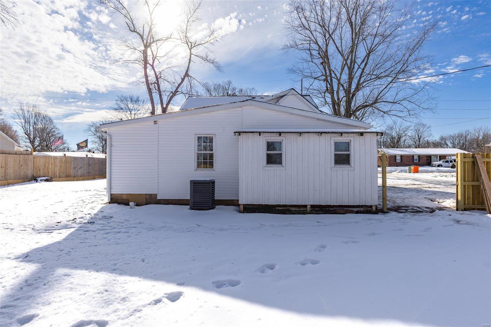 401 Forster Property Photo 3