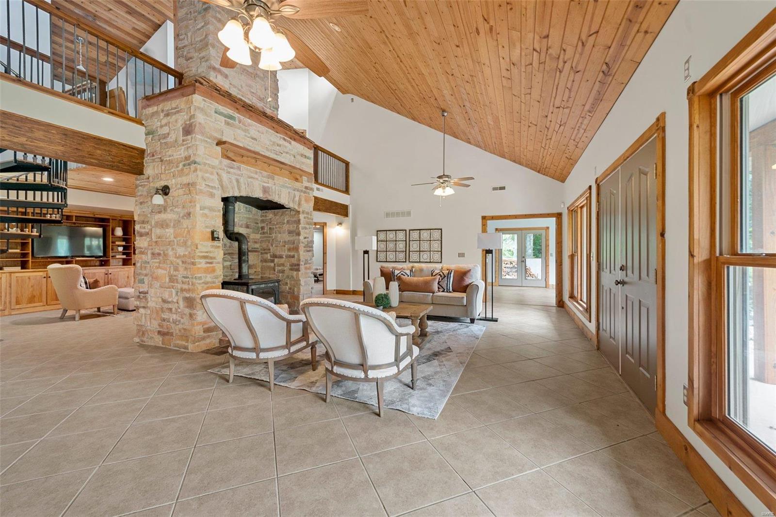 17102 Deer Mountain Road Property Photo 2