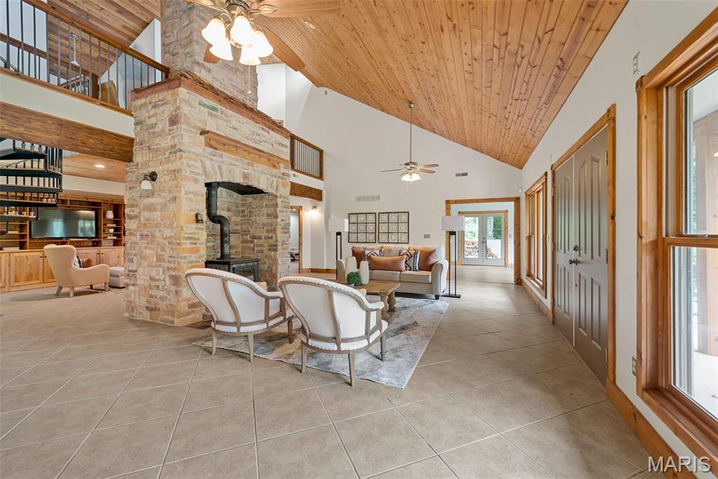 17102 Deer Mountain Road Property Photo 2