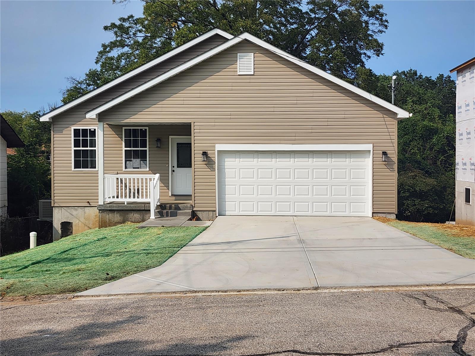 10111 Niblic Drive Property Photo 1