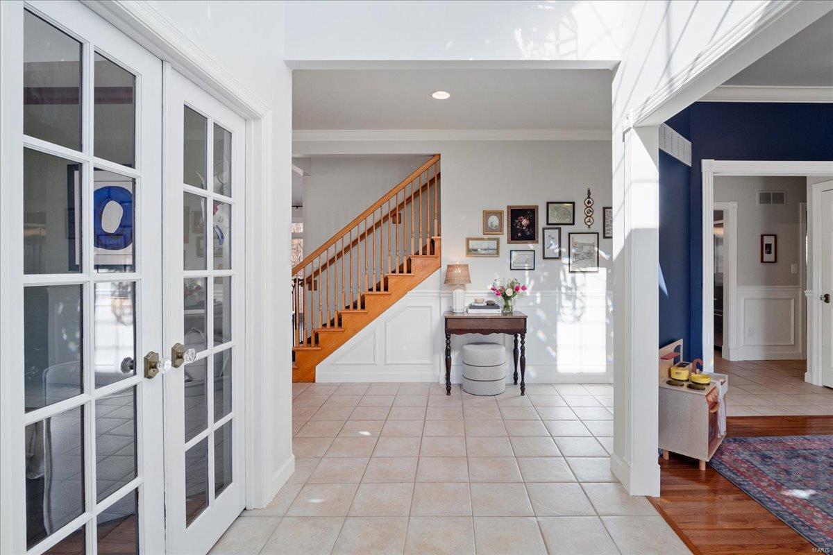 219 Emerald Vale Drive Property Photo 3
