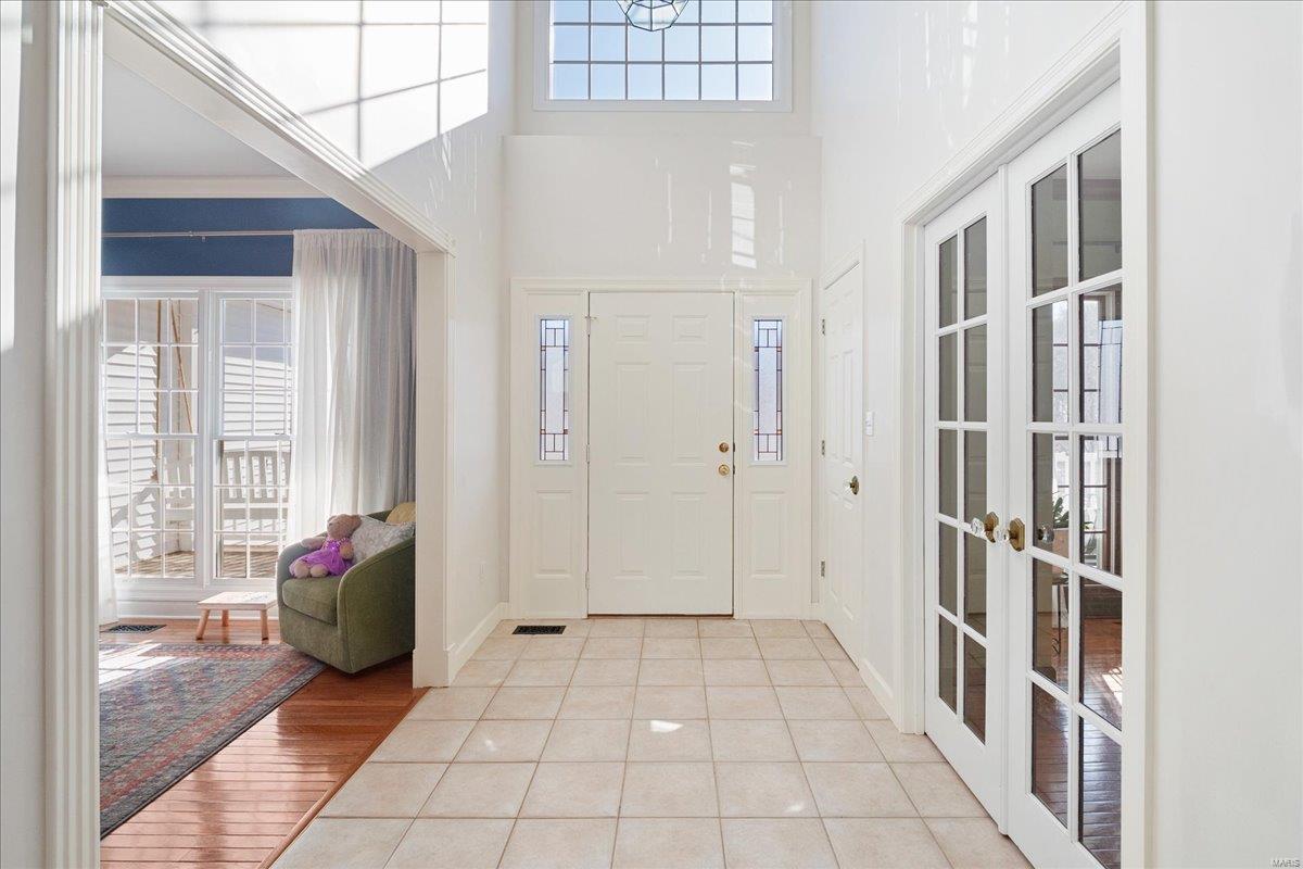 219 Emerald Vale Drive Property Photo 4
