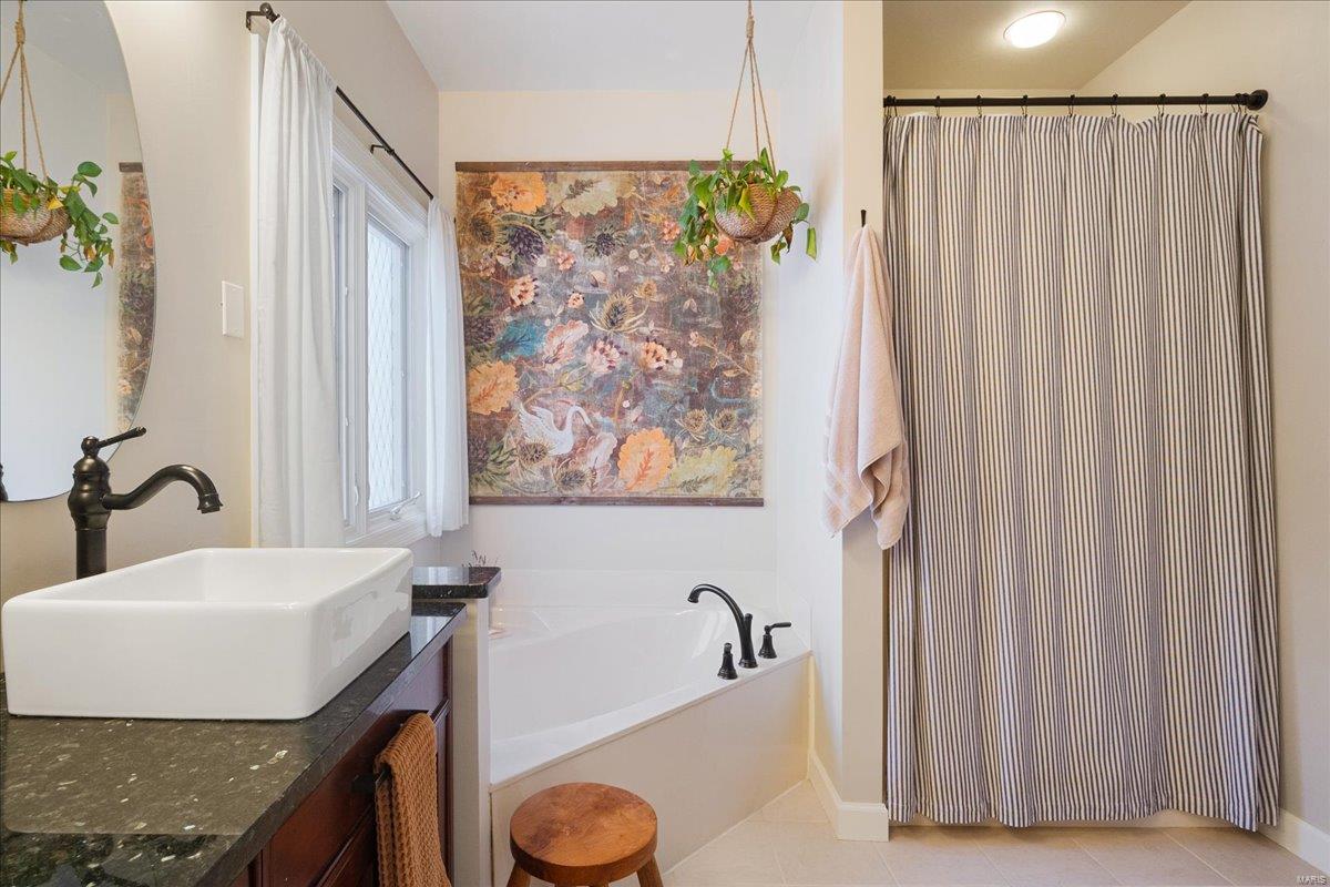 219 Emerald Vale Drive Property Photo 27