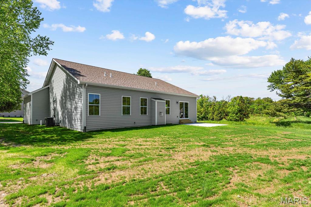 690 Vinci Dr Property Photo 3