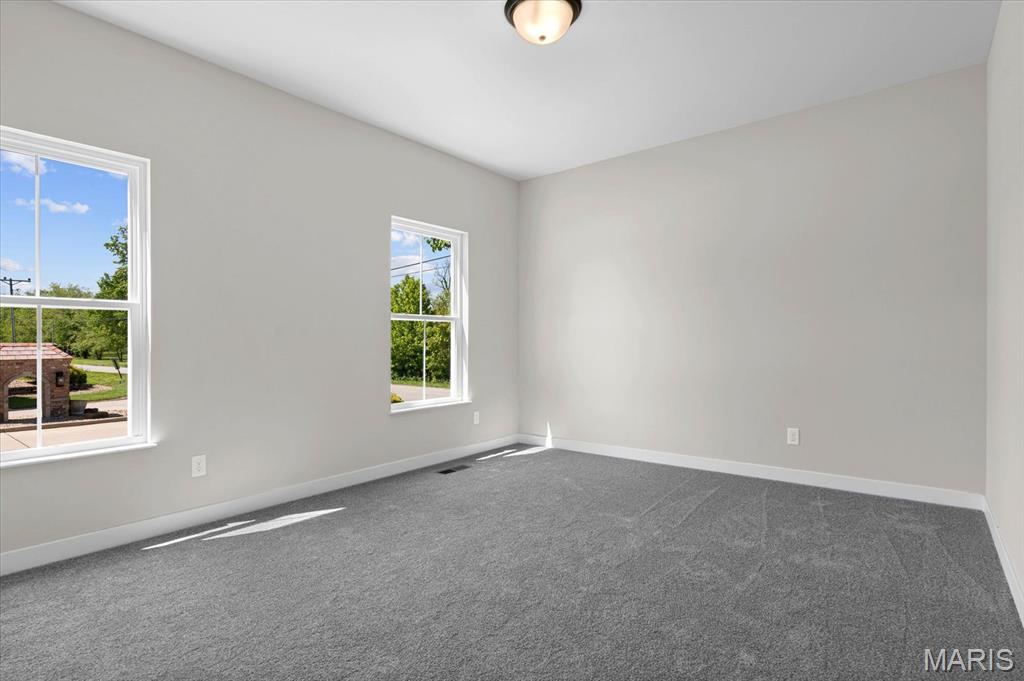 690 Vinci Dr Property Photo 7