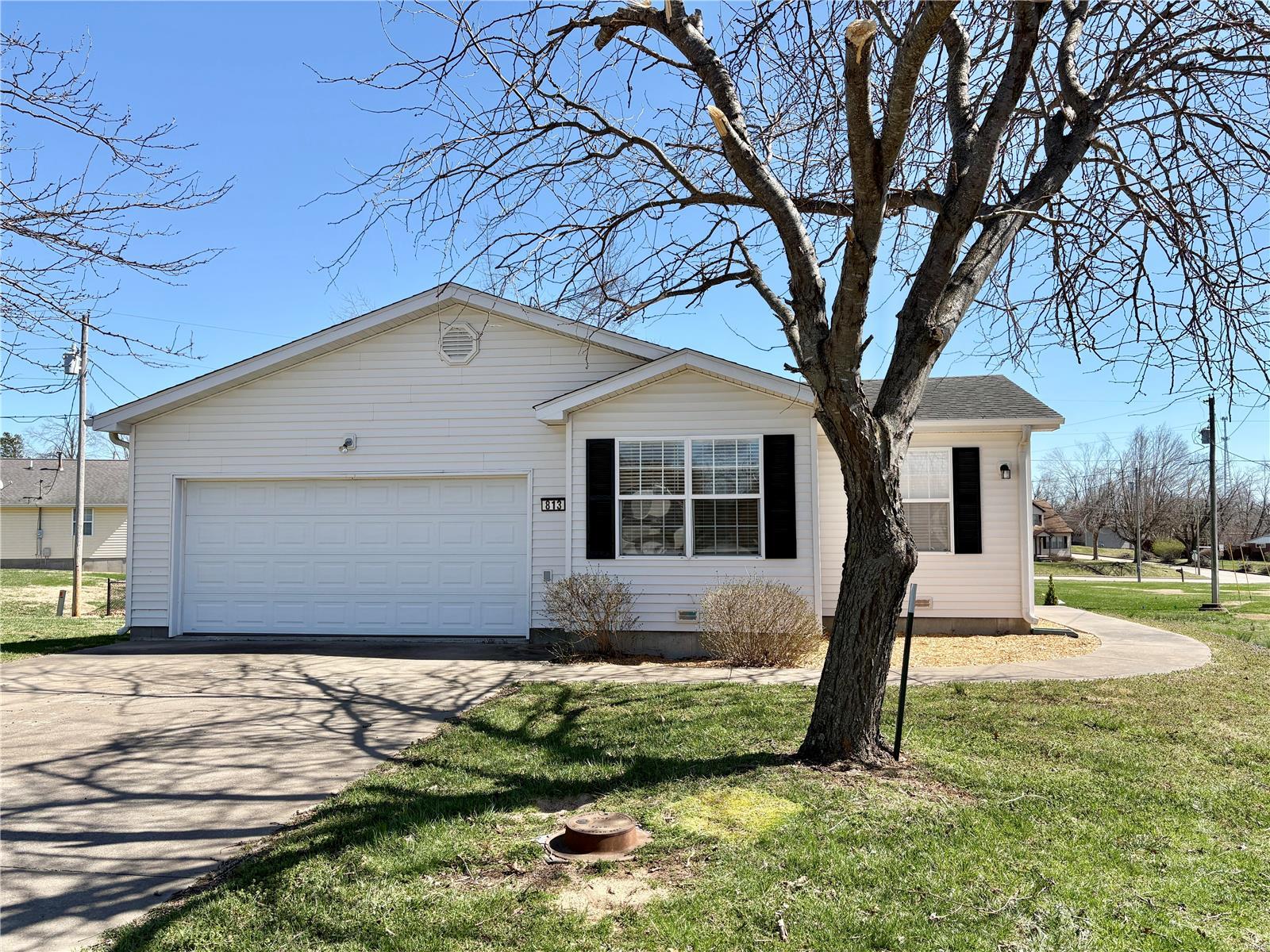 813 Breeze Court Property Photo 1