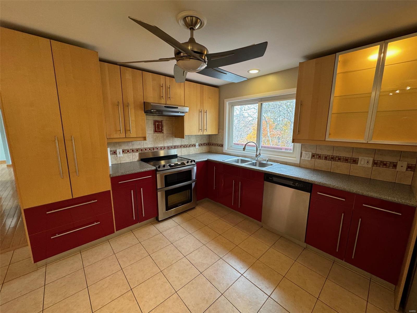 12383 Woodline Drive Property Photo 4