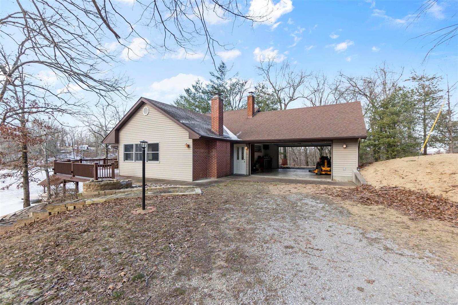 520 Christopher Drive Property Photo 3
