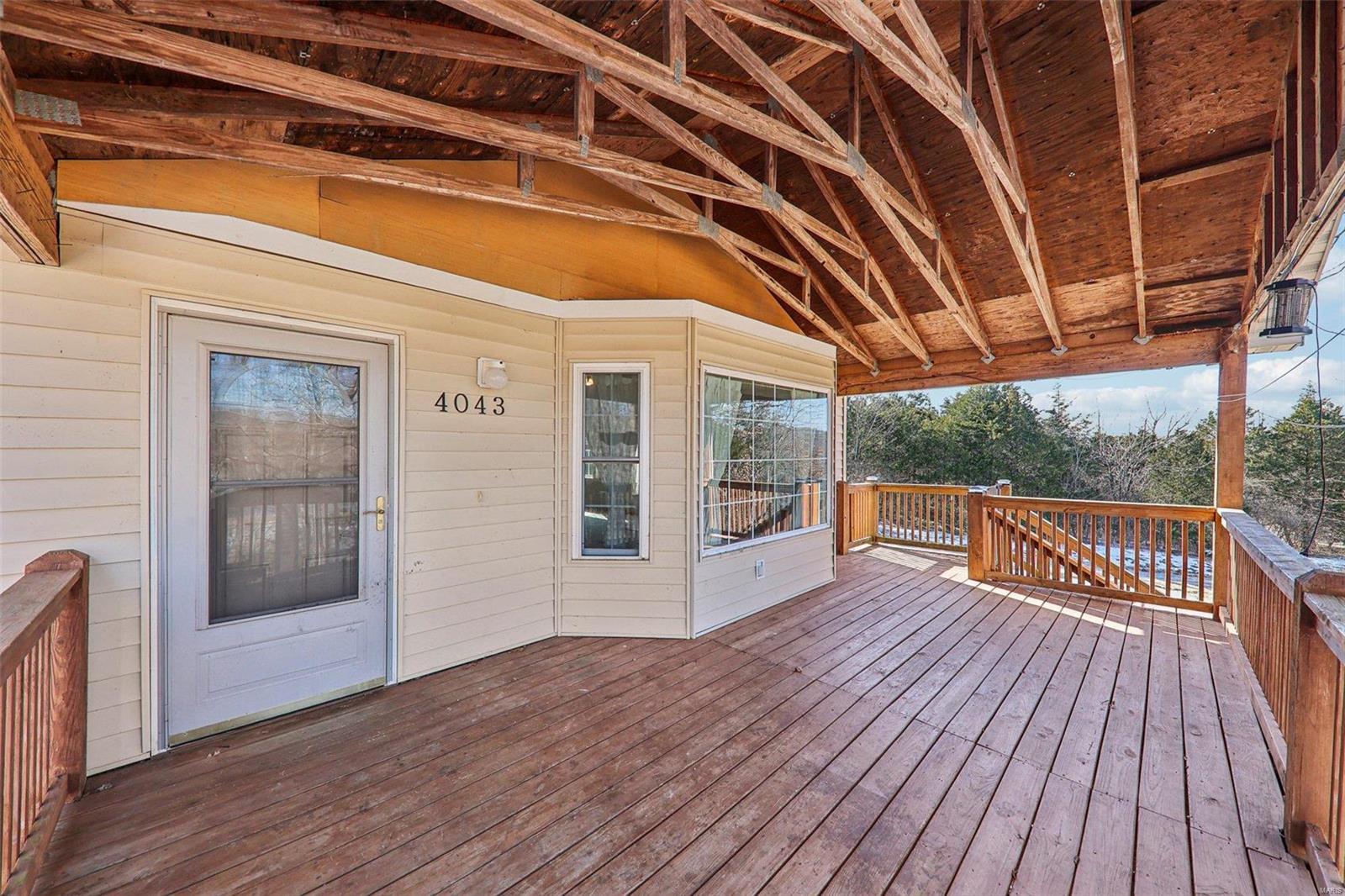 4043 E Shore Drive Property Photo 7