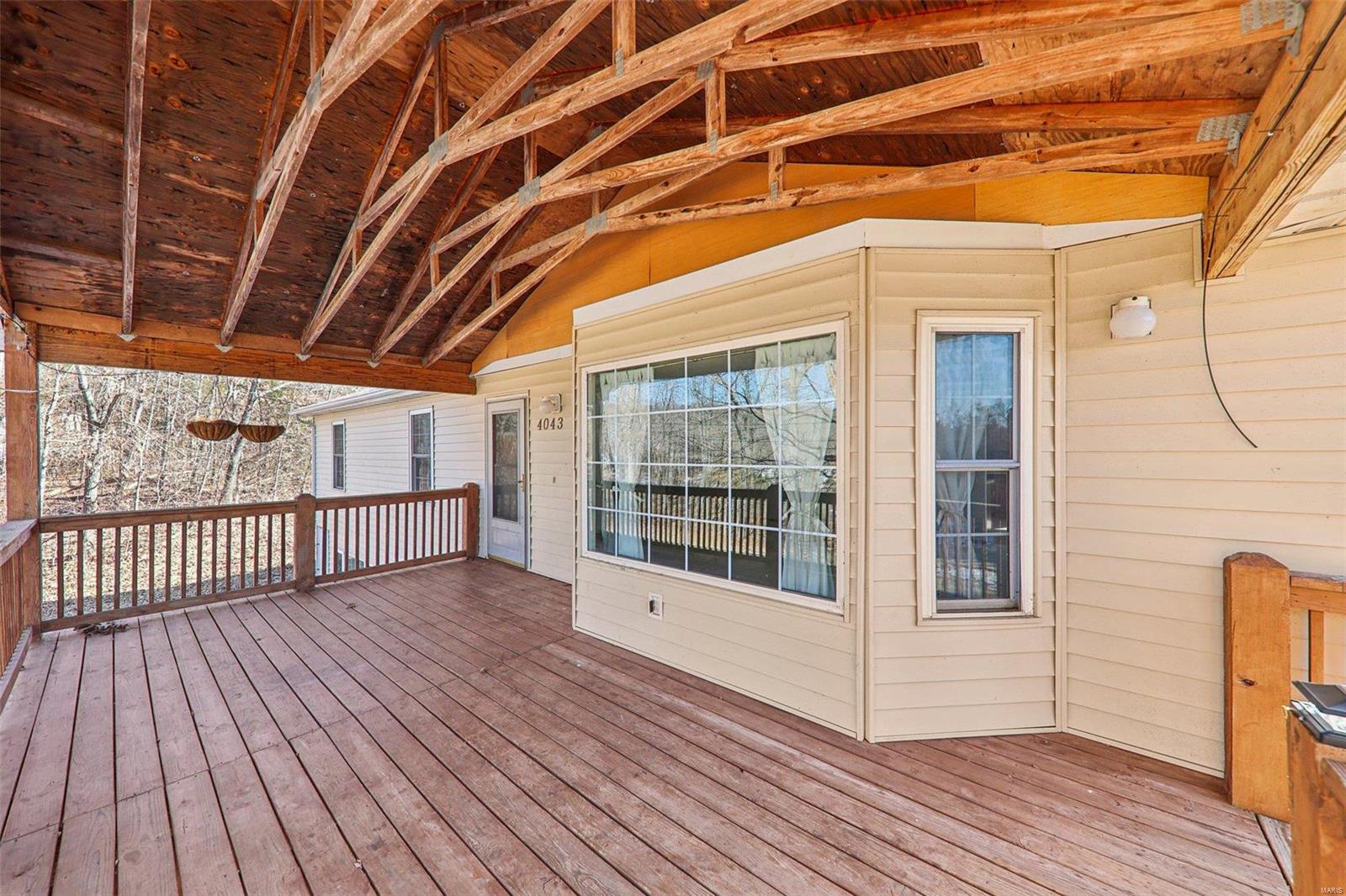 4043 E Shore Drive Property Photo 8