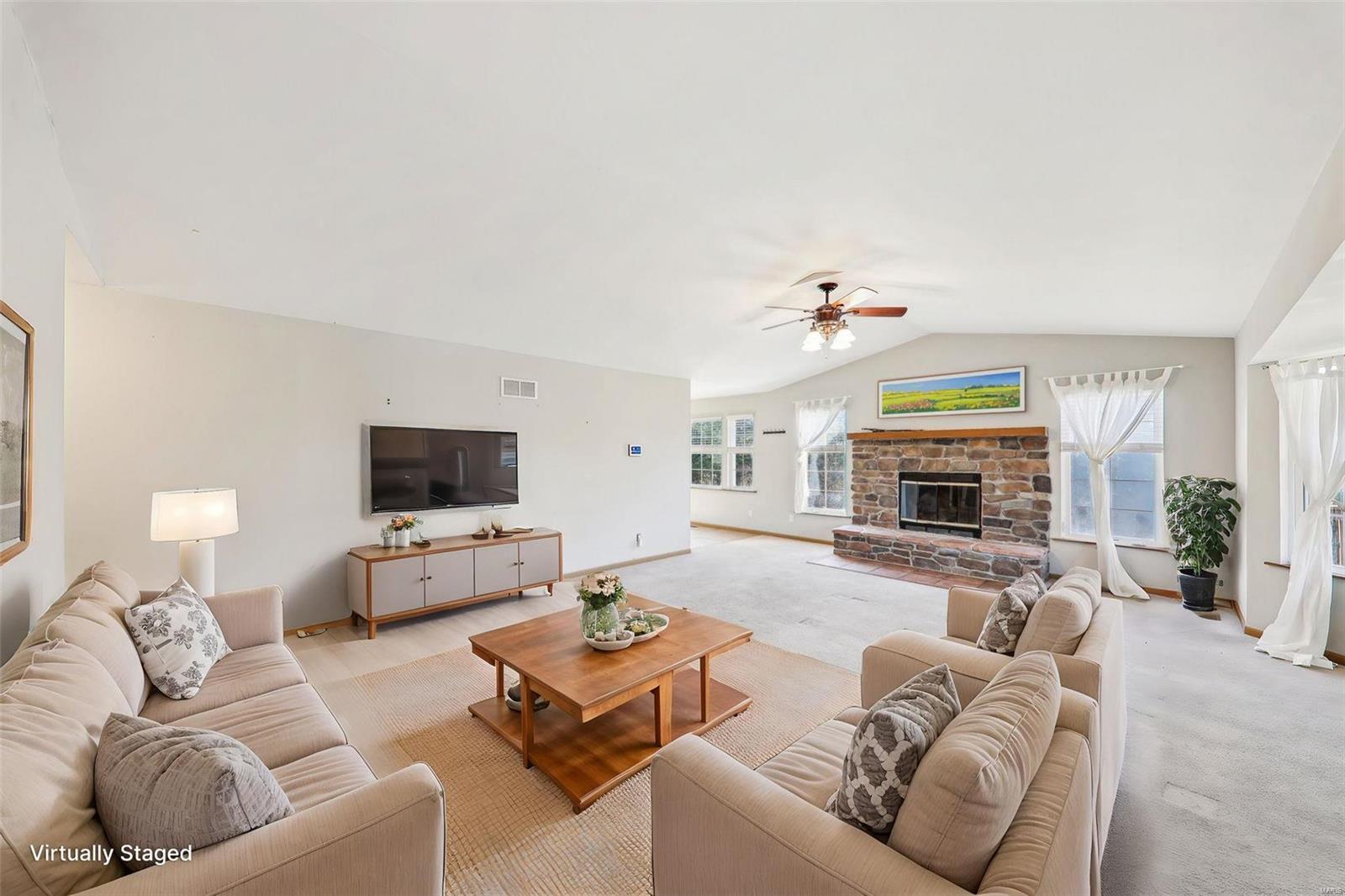 4043 E Shore Drive Property Photo 9