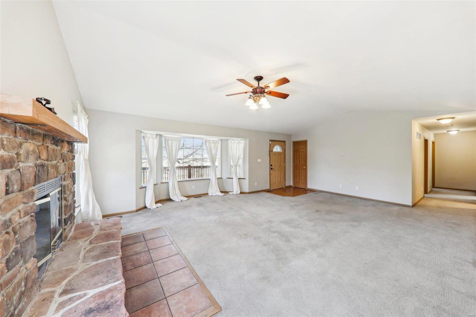 4043 E Shore Drive Property Photo 10