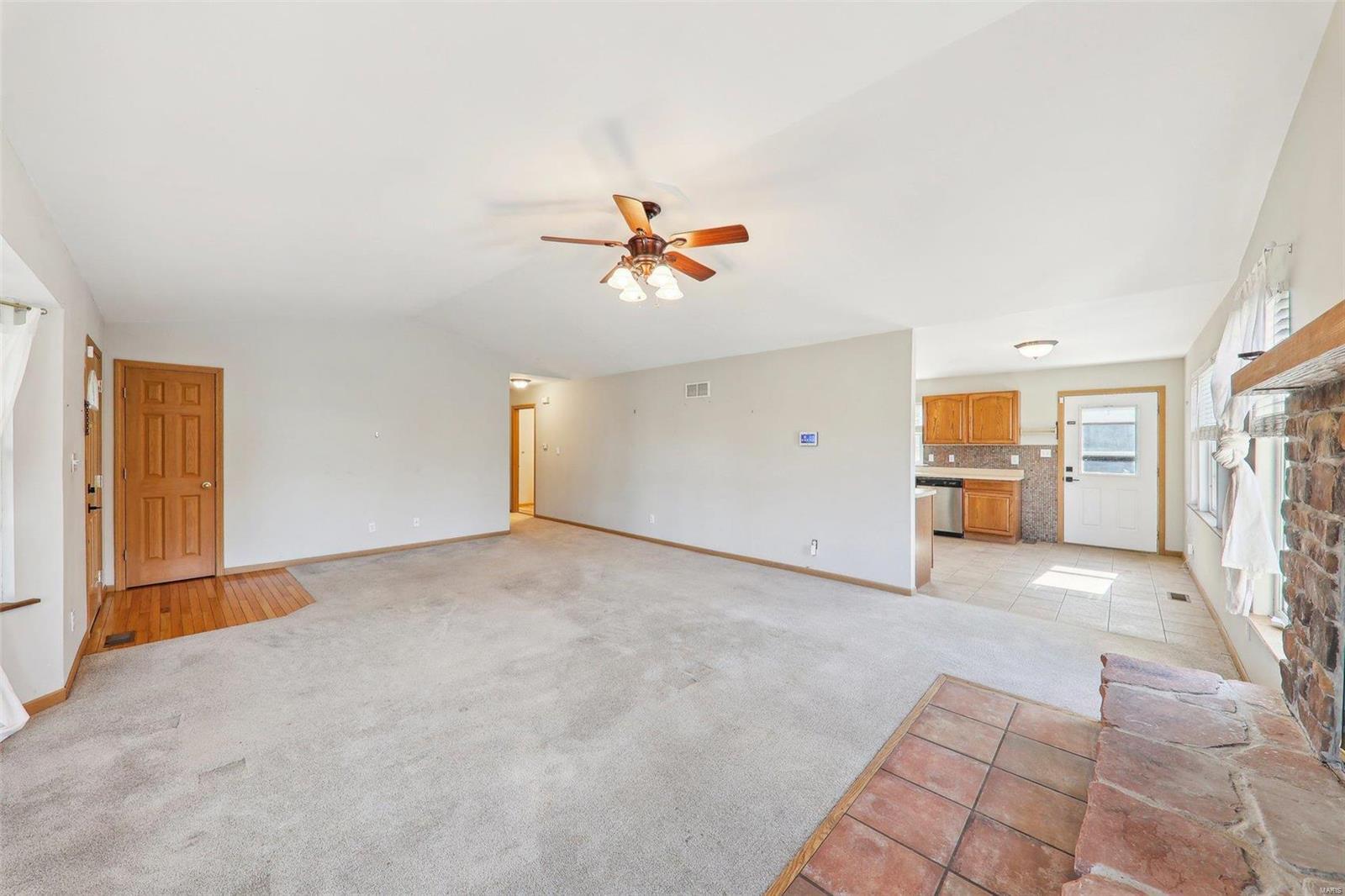 4043 E Shore Drive Property Photo 11