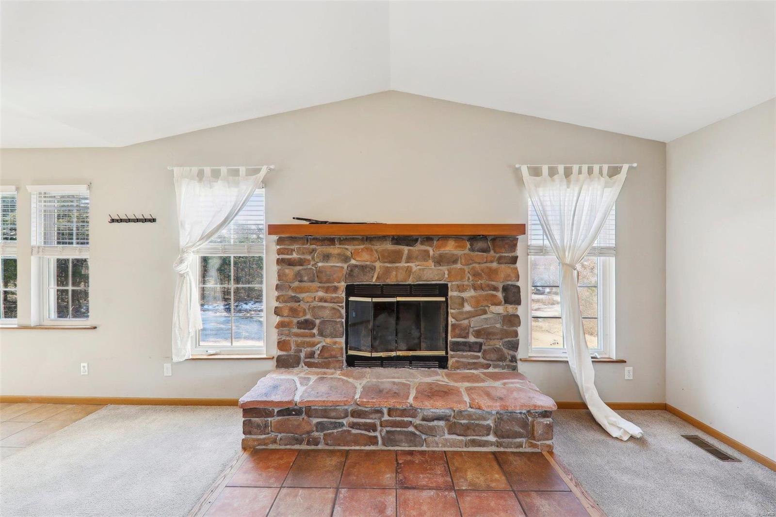 4043 E Shore Drive Property Photo 12
