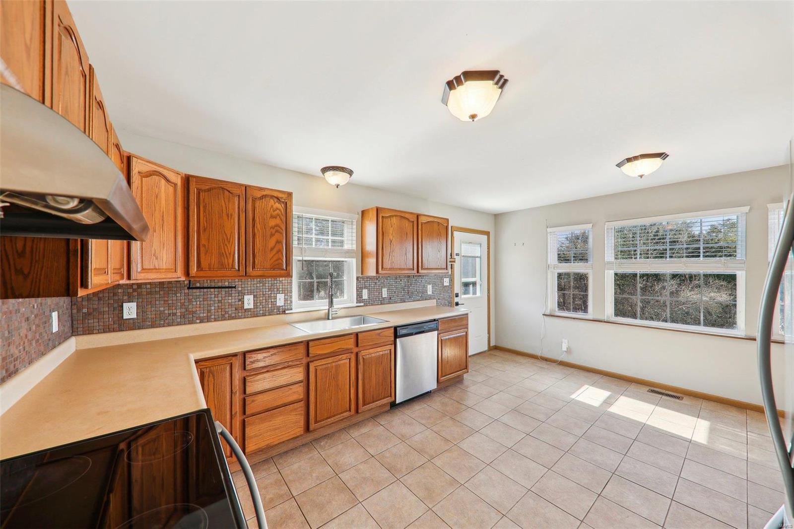 4043 E Shore Drive Property Photo 21