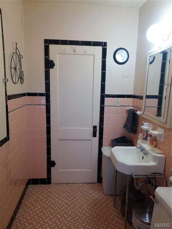 2106 Lackland Road Property Photo 22