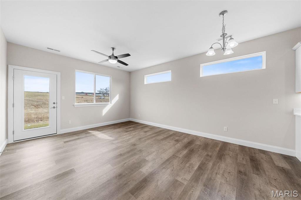 881 Walter Way Property Photo 3