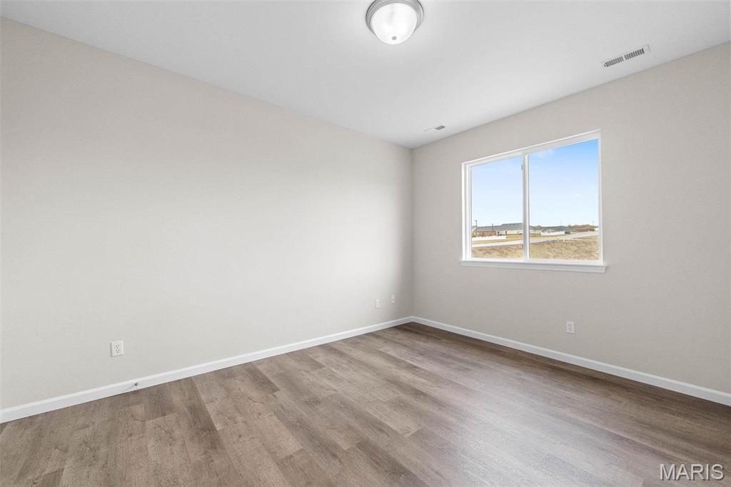881 Walter Way Property Photo 4