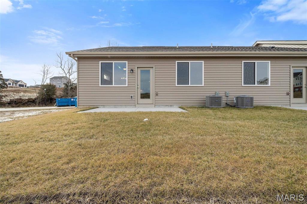 881 Walter Way Property Photo 6