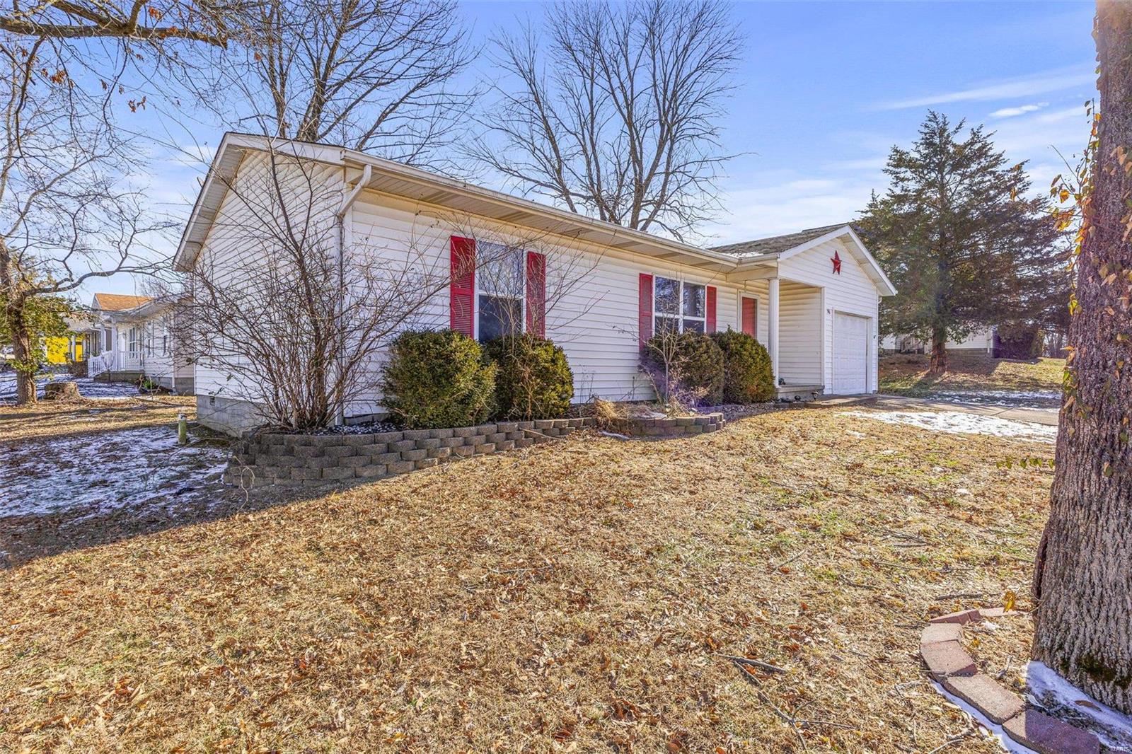 596 Huntleigh Court Property Photo 3