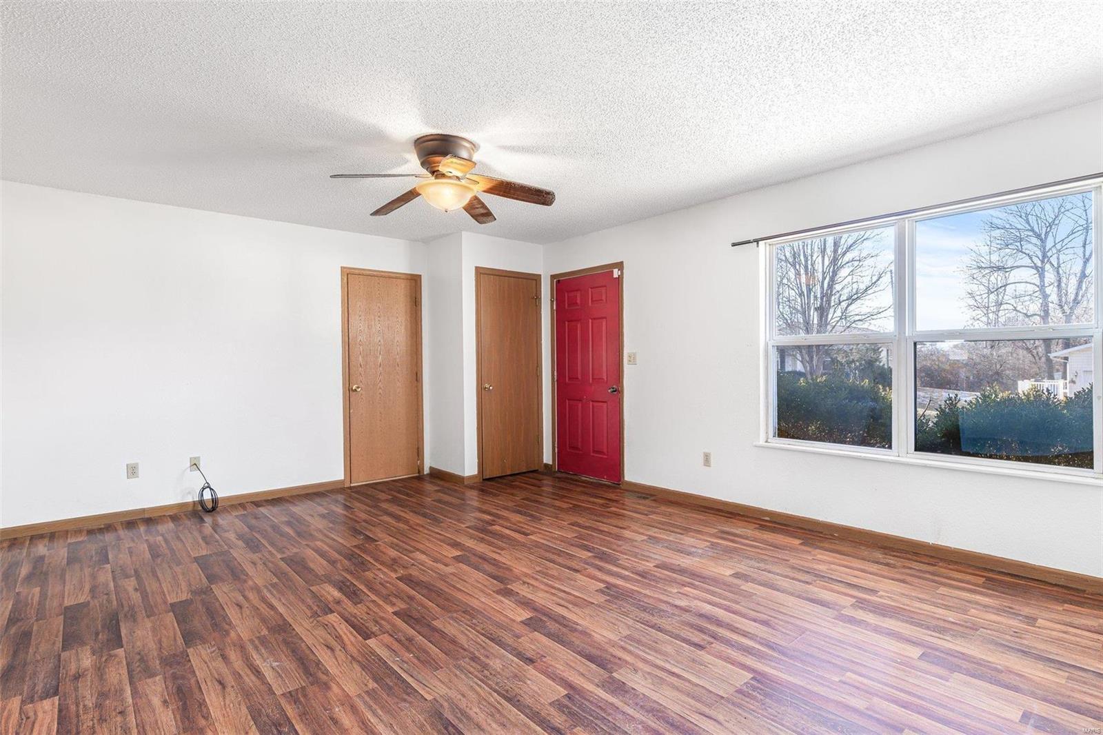 596 Huntleigh Court Property Photo 9
