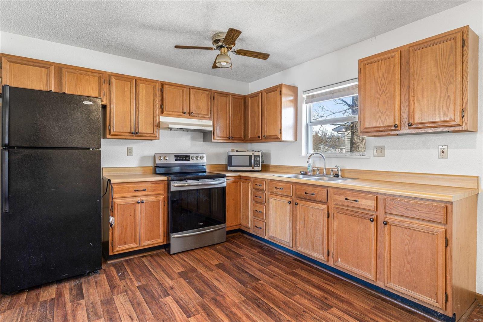 596 Huntleigh Court Property Photo 13