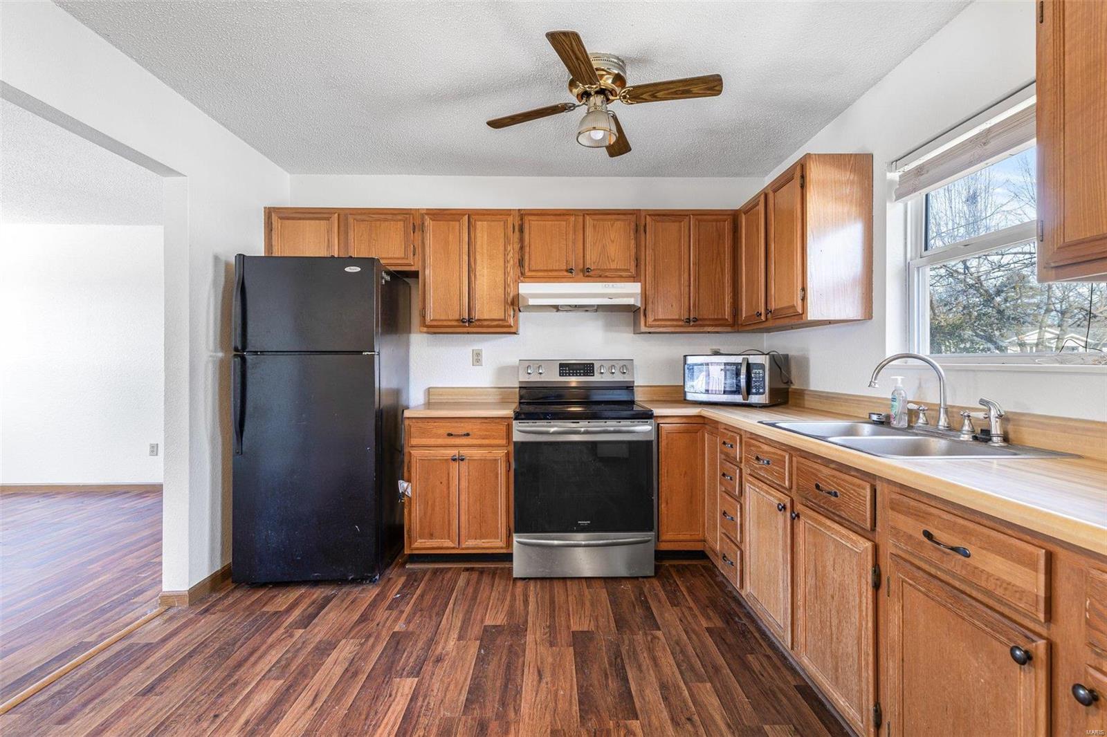 596 Huntleigh Court Property Photo 14