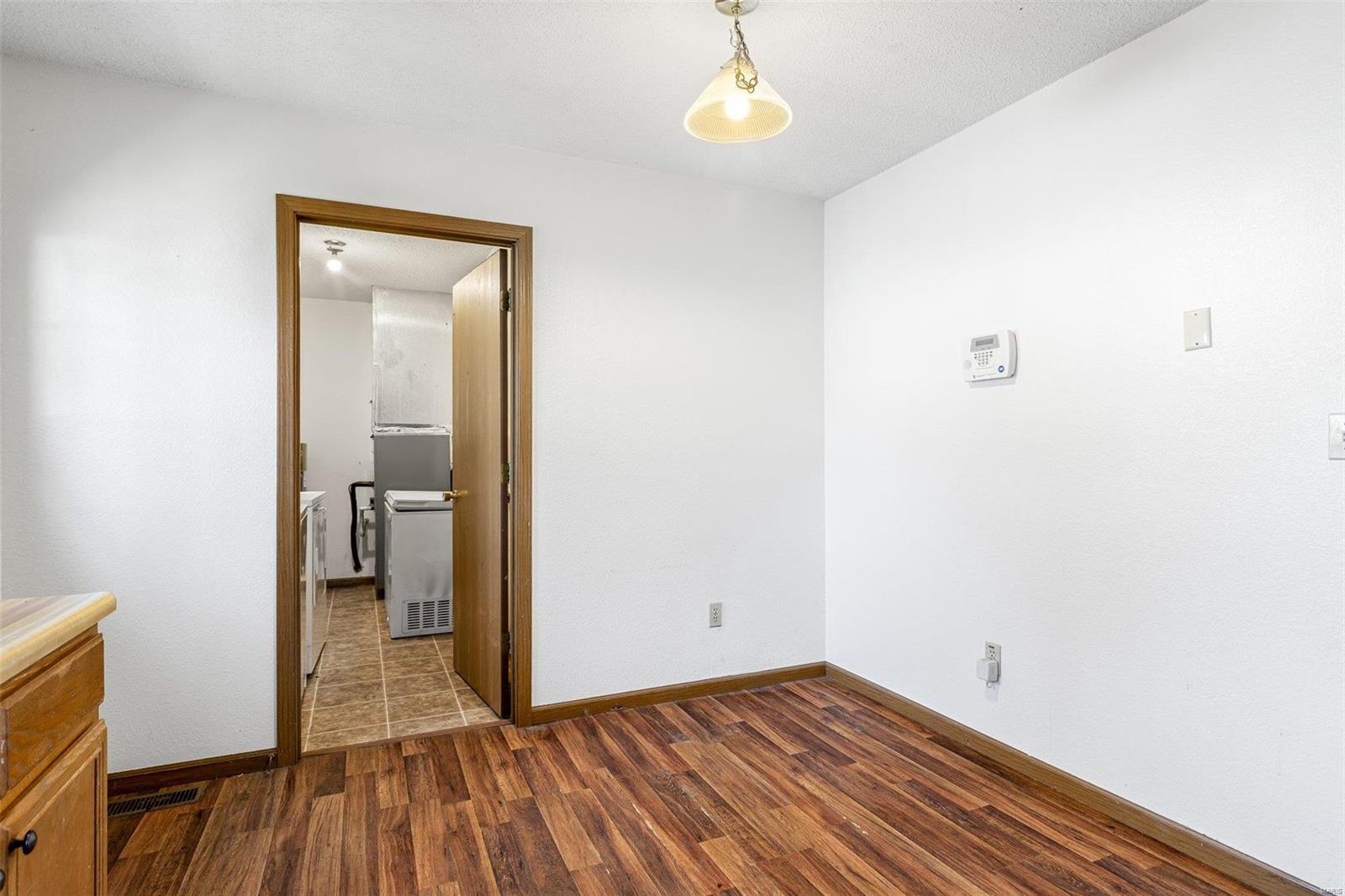 596 Huntleigh Court Property Photo 15