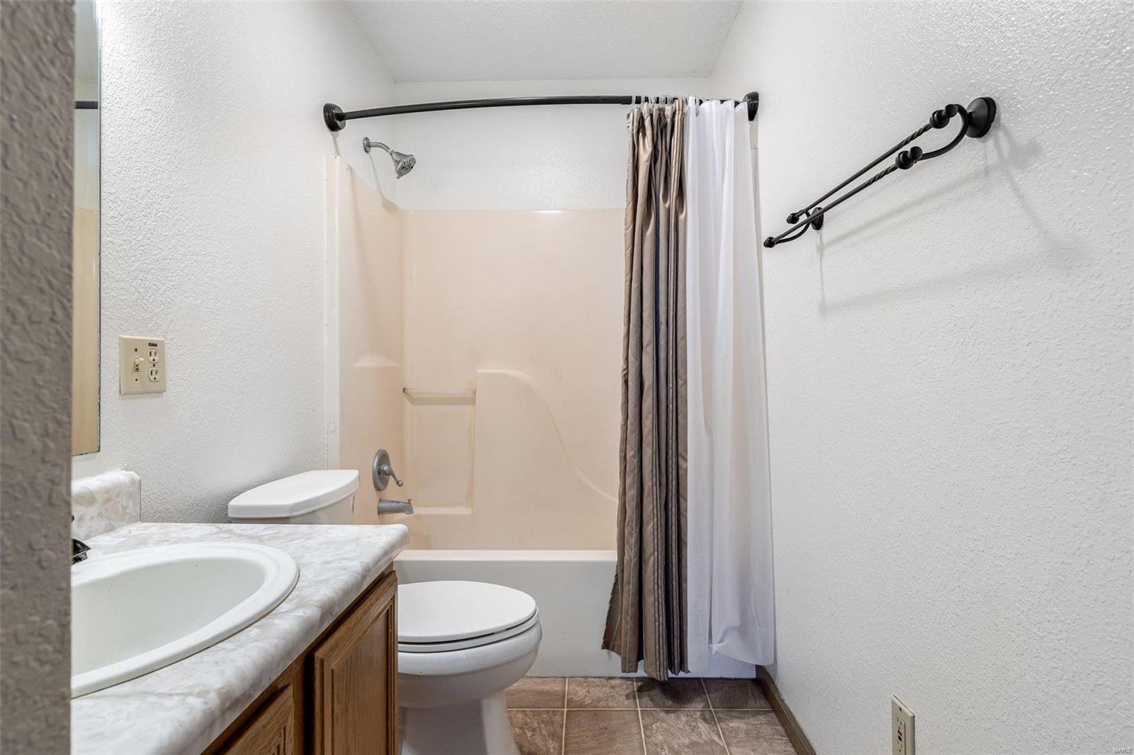 596 Huntleigh Court Property Photo 25
