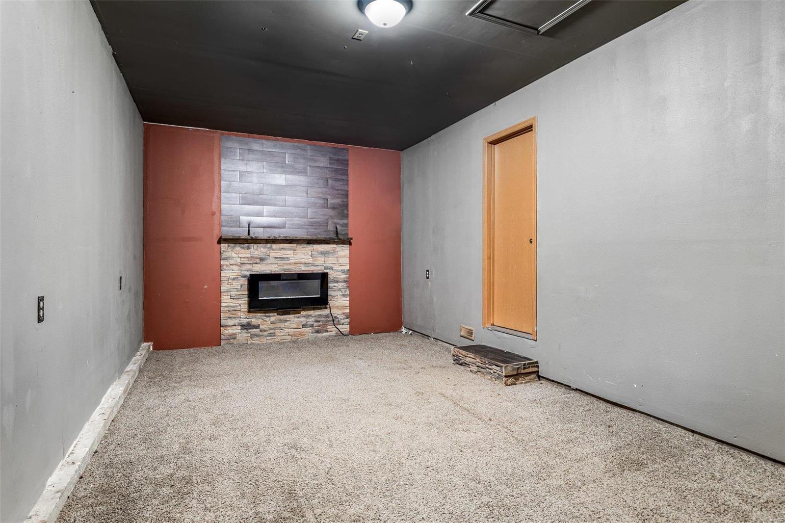 596 Huntleigh Court Property Photo 27