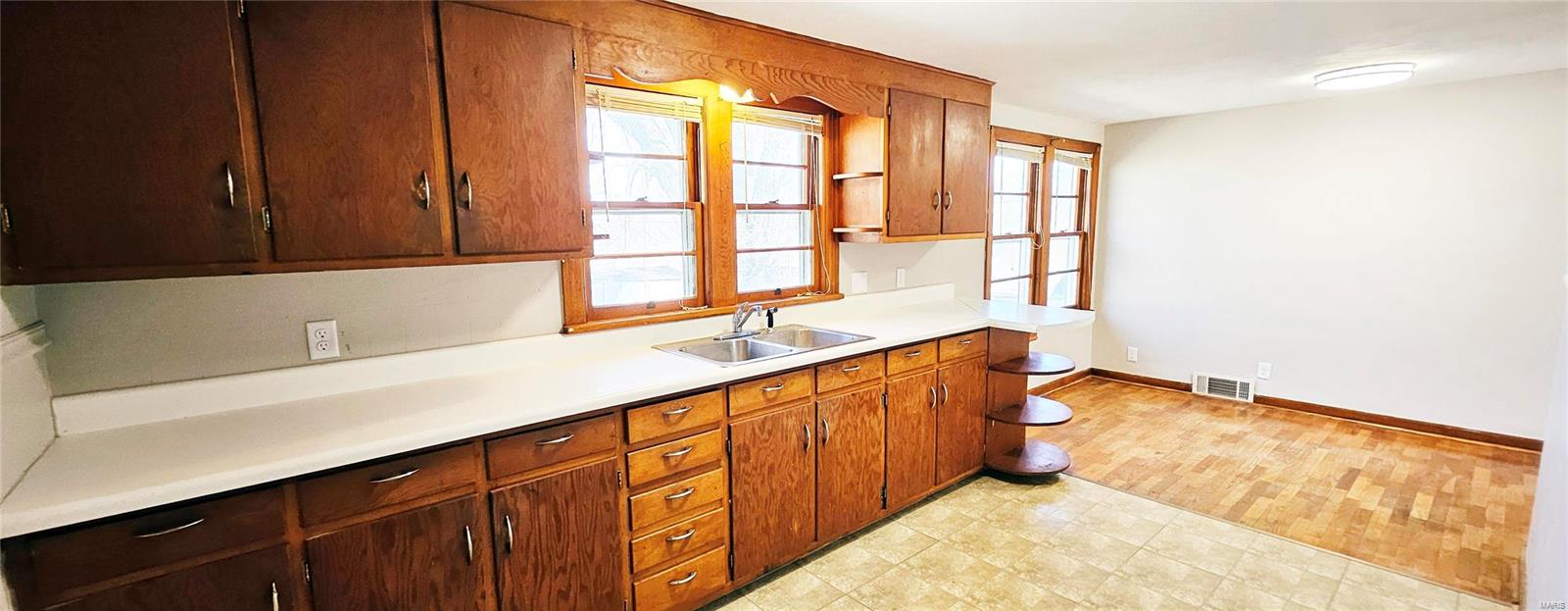 1606 New Madrid Street Property Photo 8