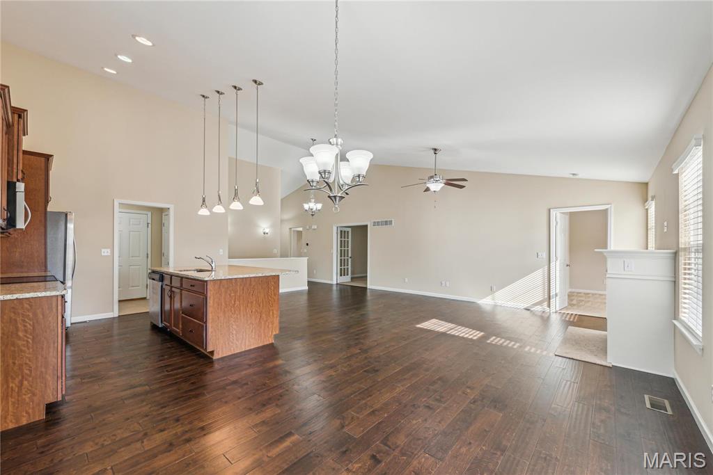 922 Daffodil Ridge Drive Property Photo 9