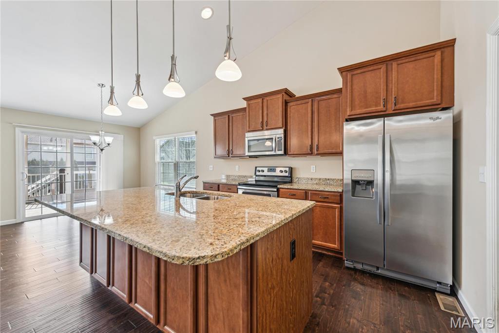 922 Daffodil Ridge Drive Property Photo 11