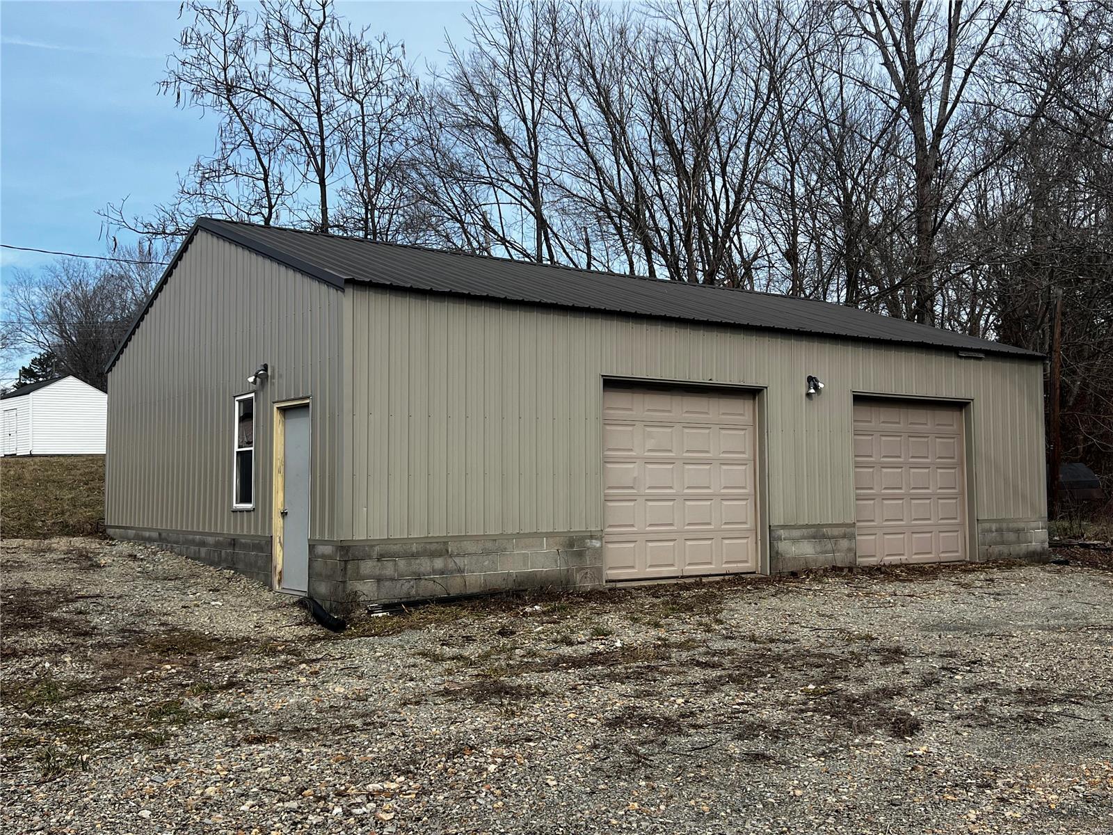 115 South Whitener Property Photo 4