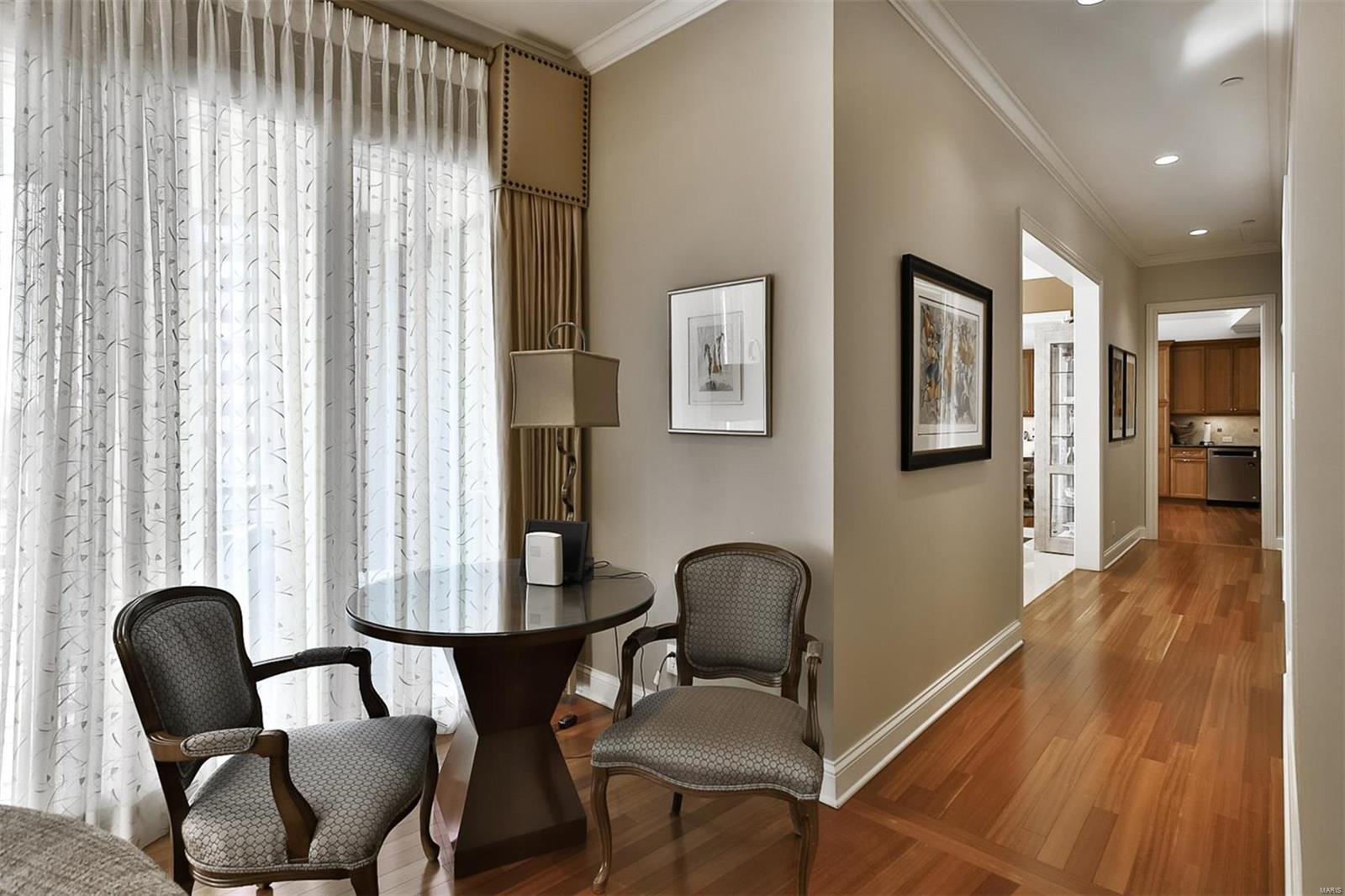 155 Carondelet Plaza 600 Property Photo 16
