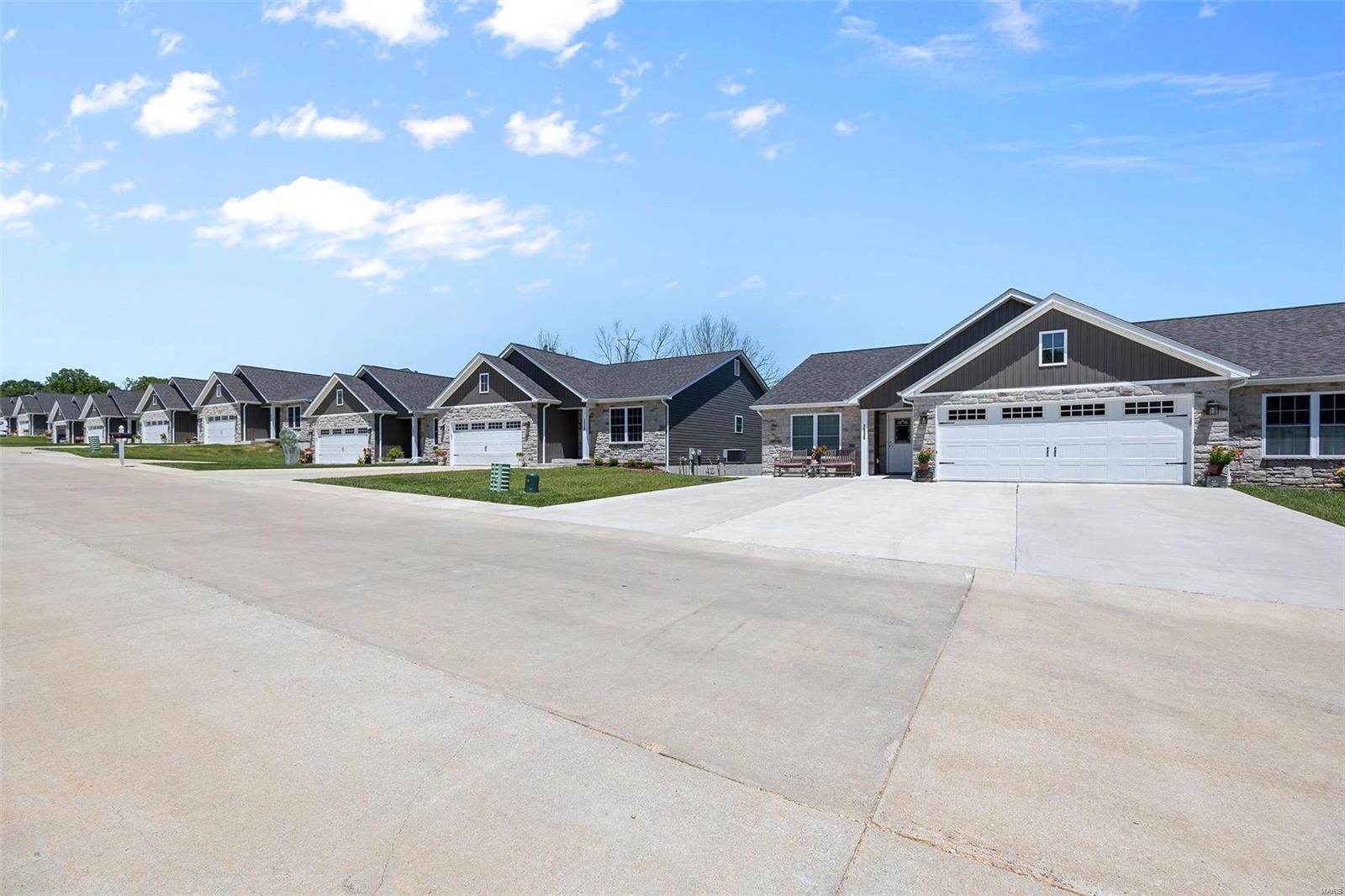 1567 Hickory Landing Property Photo 4