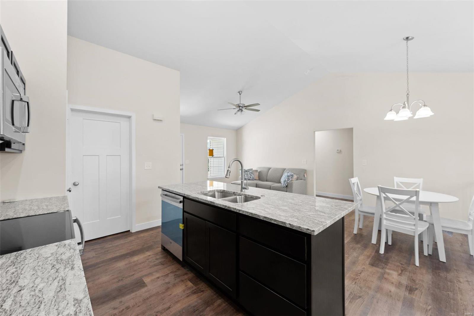 122 Grindstone Court Property Photo 10