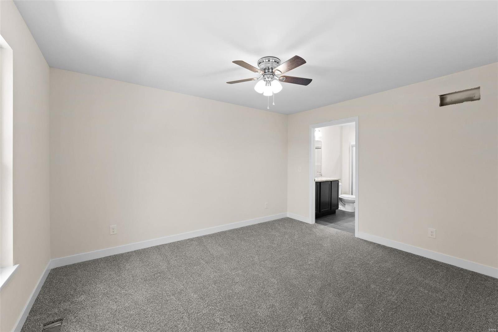 122 Grindstone Court Property Photo 14