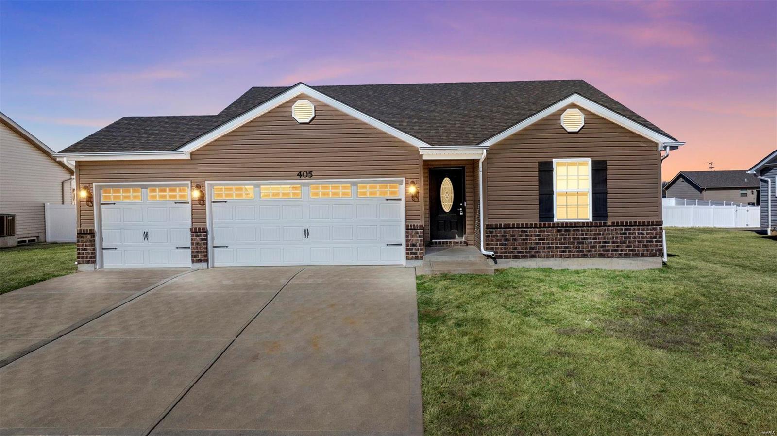 405 Split Rail Dr. Property Photo 1