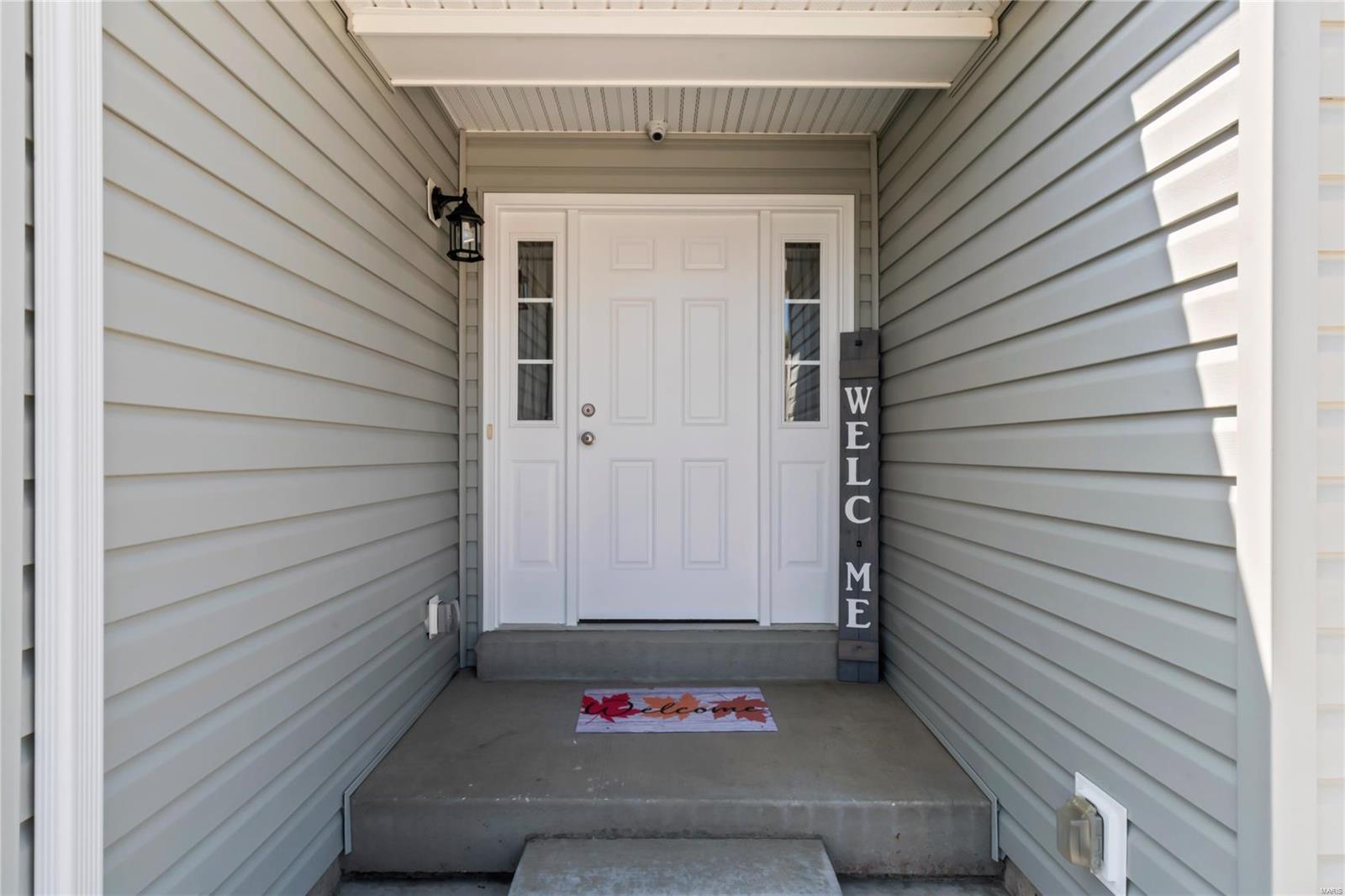 813 Boulder Crest Court Property Photo 4