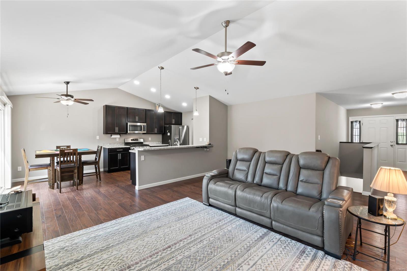813 Boulder Crest Court Property Photo 8