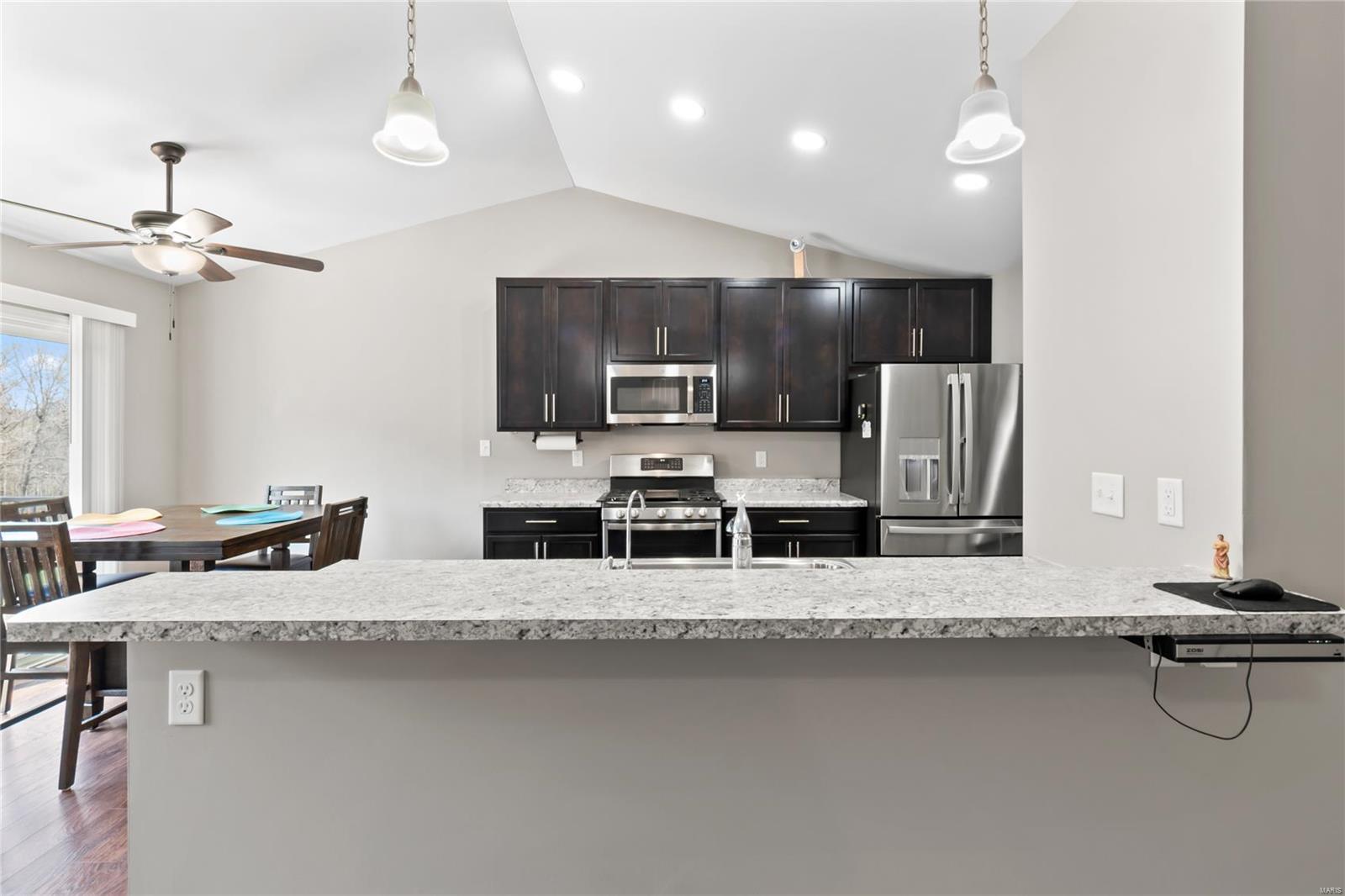 813 Boulder Crest Court Property Photo 10