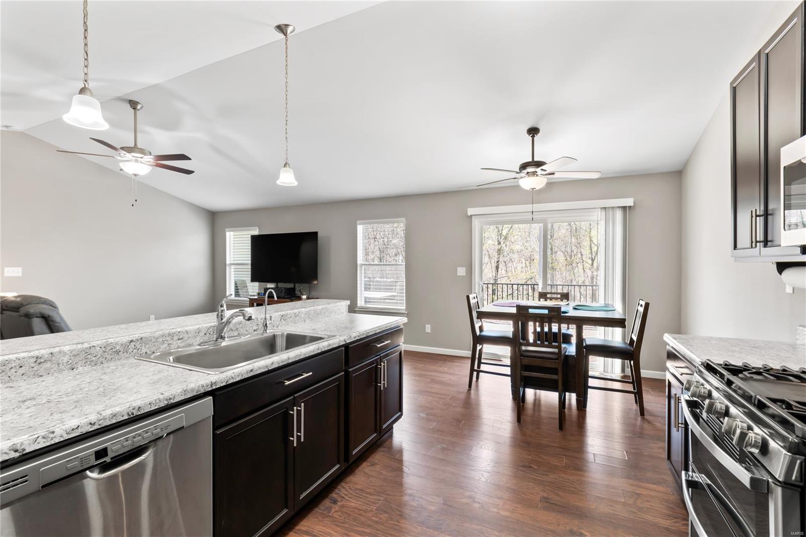 813 Boulder Crest Court Property Photo 13