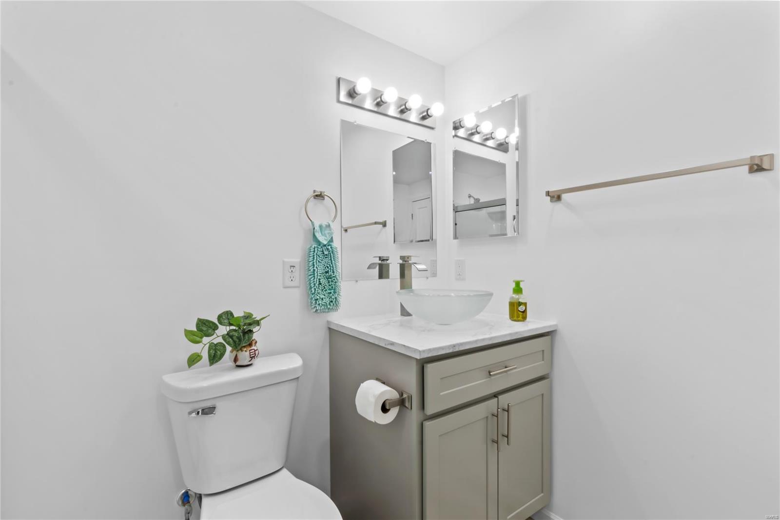 813 Boulder Crest Court Property Photo 24