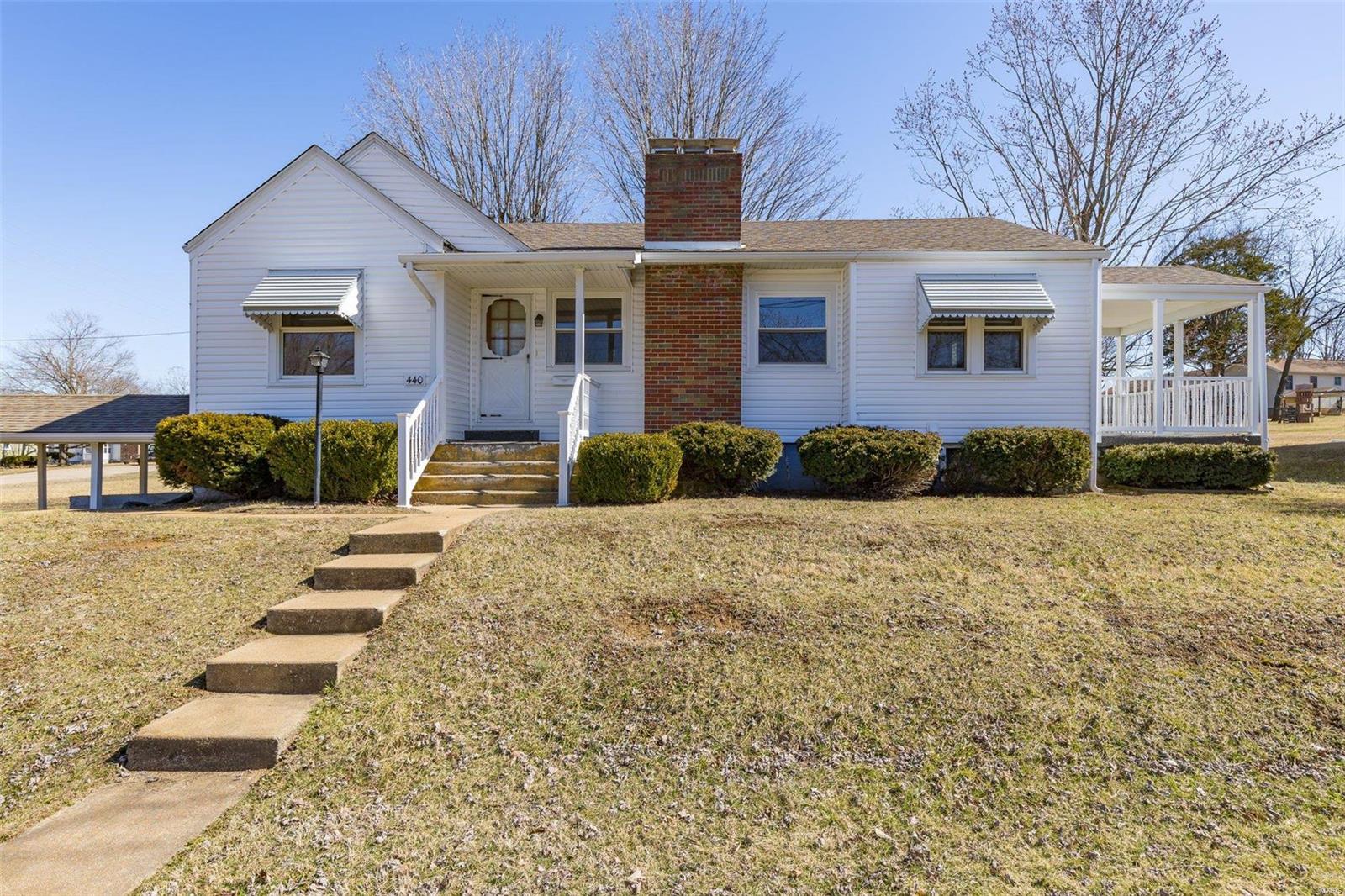 440 N Division Property Photo 3